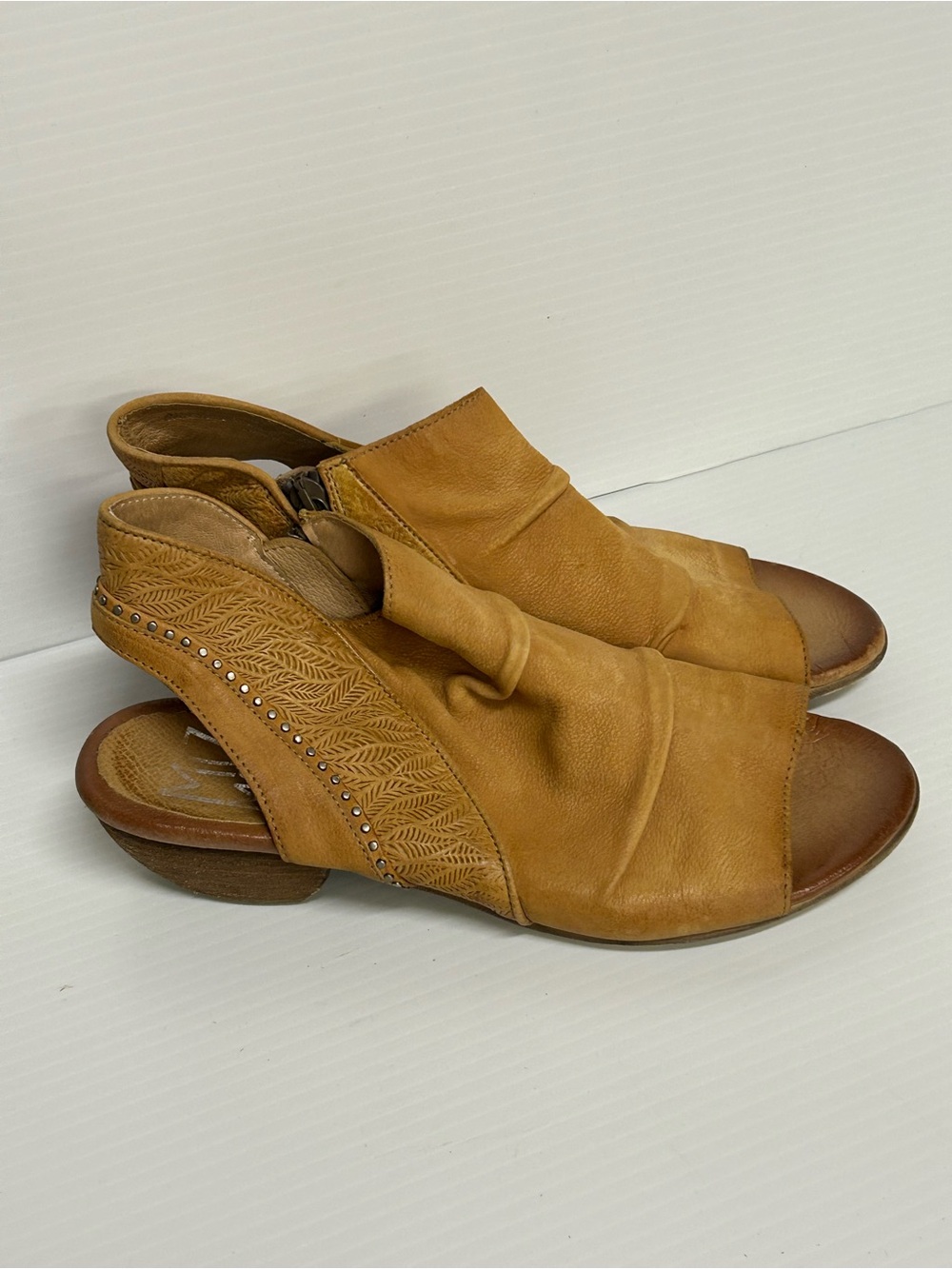 Miz Mooz Leather Peep Toe  Booties  Chase Size 39 (8.5)